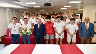 Tekirdağ’a gelen Bilecikli gençler Vali Yıldırım’la bir araya geldi