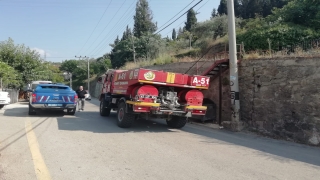 Kocaeli’de ormanlık alanda çıkan yangına müdahale ediliyor