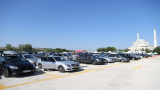 Türkiye’ye sevinçle gelen gurbetçilerin Kapıkule’den ”hüzünlü” dönüşleri devam ediyor