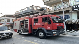Kafede alev alan fritözden çıkan yangın söndürüldü