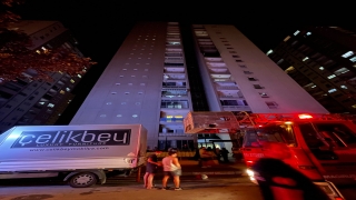 Bursa’da binanın onuncu katında çıkan yangında bir daire zarar gördü