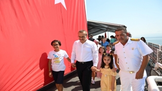 Kocaeli Valisi Yavuz, şehit ve gazi yakınlarıyla boğaz turu yaptı