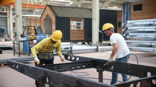 Sakarya’da üretilen ”taşınabilir ev”ler 8 ülkeye gönderiliyor