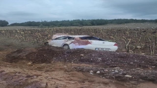 Bilecik’te tarlaya devrilen otomobildeki 3 kişi yaralandı