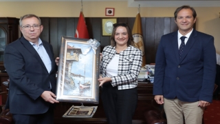 Başkonsolos Güzel, TÜ Rektörü Tabakoğlu’nu ziyaret etti