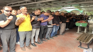 Sakarya’da trafik kazasında ölen genç kadın defnedildi