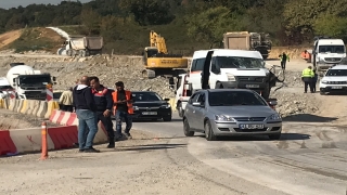 Kocaeli’de servis minibüsü ile kamyonun çarpıştığı kazada 5 kişi yaralandı