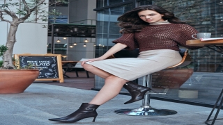 Flo, sonbaharkış koleksiyonunda yüzlerce modeli beğeniye sunuyor 