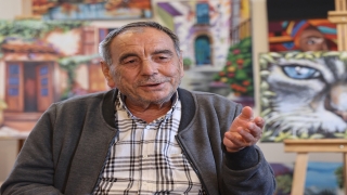 Sokaktaki günlerinde dostu olan kedileri Darülaceze’de resmediyor