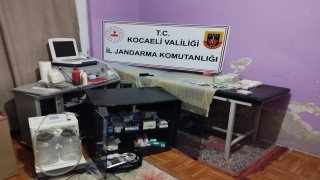 Kocaeli’de evini kaçak muayenehaneye çevirerek ”kadın doğum” hizmeti veren şüpheliye adli işlem