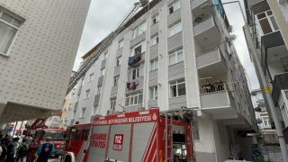 Bağcılar’da 5 katlı binada çıkan yangın söndürüldü