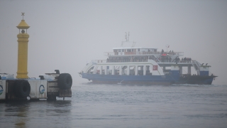 Çanakkale Boğazı yoğun sis nedeniyle transit gemi geçişlerine kapatıldı