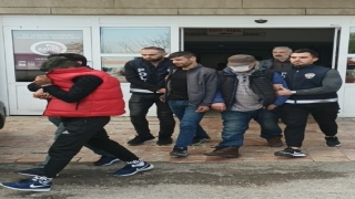Edirne’de hırsızlık ve uyuşturucu operasyonunda gözaltına alınan 3 zanlı tutuklandı