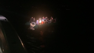 Çanakkale’de Türk kara sularına itilen 51 düzensiz göçmen kurtarıldı