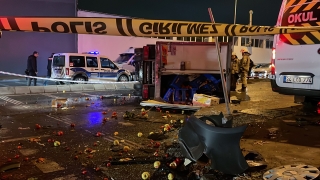 Kartal’da kamyonet ve minibüsün çarpıştığı kazada 1 kişi öldü