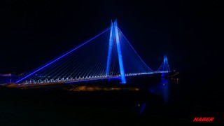 İstanbul'daki iki köprü, Türk Polis Teşkilatının 175. yılı kapsamında mavi-beyaz renkleriyle aydınlatıldı