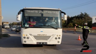 Edirne'de Kovid-19 tedbirleri kapsamında minibüsler denetlendi