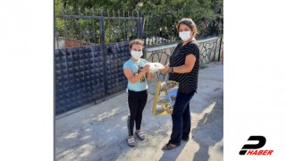 Kavakköy beldesinde öğrencilere maske ve dezenfektan dağıtımı