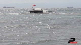 Tekirdağ'da karaya oturan teknedeki 3 kişi sahil güvenlik ekiplerince kurtarıldı