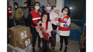 Bursa’da 7 yaşındaki Erva doğum günü hediyesini depremin sembolü Ayda’ya gönderdi