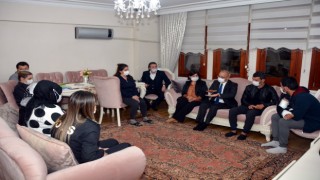 Milletvekili Kenan Sofuoğlu Sakarya’da şehit polis memurunun evine ziyarette bulundu