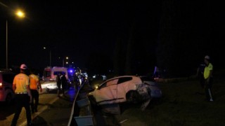 Takla atan otomobildeki 2 kadın yaralandı