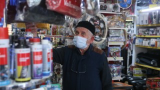 Kocaeli’de yaşlı adam eczane çalışanınca darb edildi