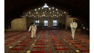 Selimiye Camisi cuma namazı öncesi dezenfekte edildi