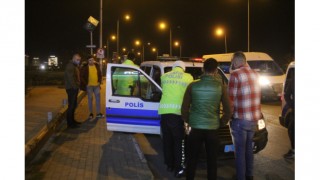 Sokağa çıkma kısıtlamasına uymayan alkollü sürücü ve arkadaşı ceza yedi