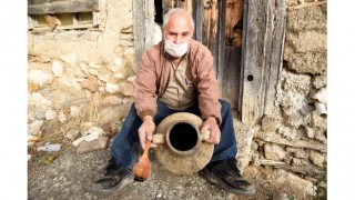 Yıllar önce terk edilen evdeki küpten ”anne yadigarı” üzüm pekmezi çıktı