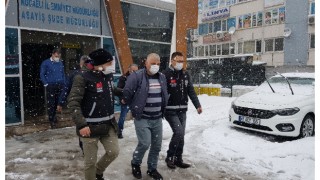 Kocaeli’de birlikte yaşadığı kadını tabancayla öldürdüğü öne sürülen şüpheli tutuklandı