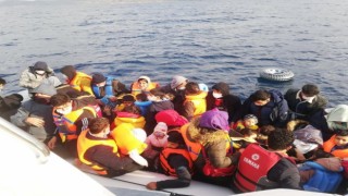 Çanakkale açıklarında Yunanistan unsurlarınca geri itilen 110 düzensiz göçmen kurtarıldı