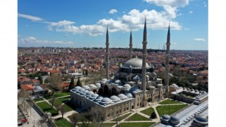 Selimiye Camisi’nde ramazan öncesi dezenfeksiyon, bahçesinde temizlik ve düzenleme çalışması yapıldı