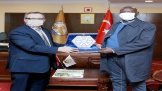 Trakya Üniversitesi mezunu Djeraki, ülkesi Çad’da Cumhurbaşkanı Başdanışmanı oldu