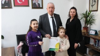 Söğütlü Belediyesinden ”Karneni getir kitabını al” kampanyası
