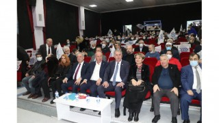 Memleket Partisi Genel Başkanı İnce, partisine yeni katılanlara rozet taktı