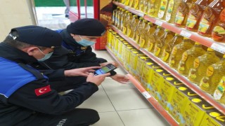 Zeytinburnu’nda ayçiçeği yağı stoku yapan marketlere denetim