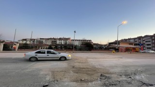 GÜNCELLEME Edirne’de ticari taksi altyapı çalışmasının yapıldığı alanda kanala düştü