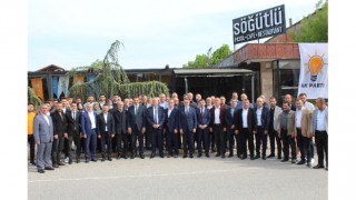 AK Parti Genel Başkan Yardımcısı Yavuz, Söğütlü teşkilatıyla bayramlaştı