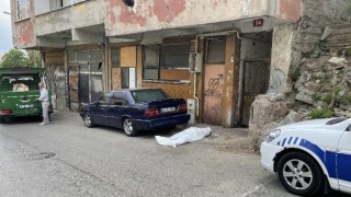 Ataşehir’de marangoz atölyesinin önünde erkek cesedi bulundu