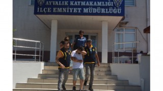 Balıkesir’de bir evden ziynet eşyası çaldıkları iddia edilen 2 kişi yakalandı