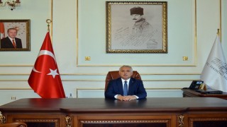 Vali Aziz Yıldırım LGS’de 500 tam puan alan öğrencileri tebrik etti