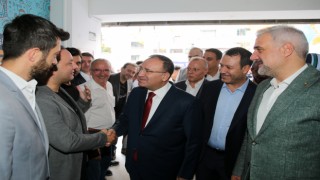 Bakan Bozdağ, partisinin Bayrampaşa ilçe yönetimi ve mahalle başkanlarıyla buluştu: (2)