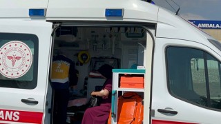 Kocaeli’de iki otomobilin çarpışması sonucu 2 kişi yaralandı