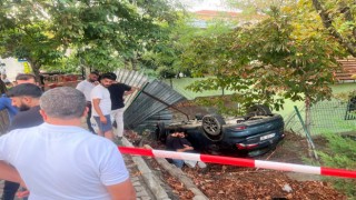 Sancaktepe’de okul bahçesine devrilen otomobildeki iki kişi yaralandı