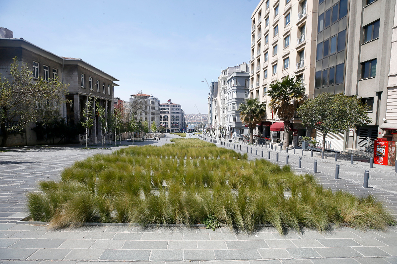 Sokağa çıkma kısıtlaması ikinci gününde Sultanahmet Meydanı