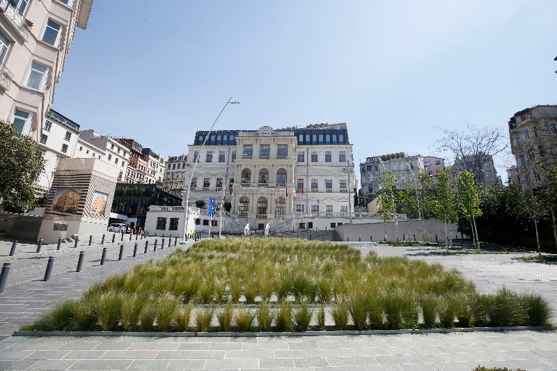 Sokağa çıkma kısıtlaması ikinci gününde Sultanahmet Meydanı