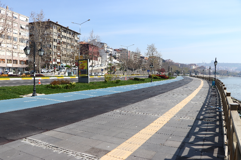 Tekirdağ'da cadde ve sokaklar boş kaldı