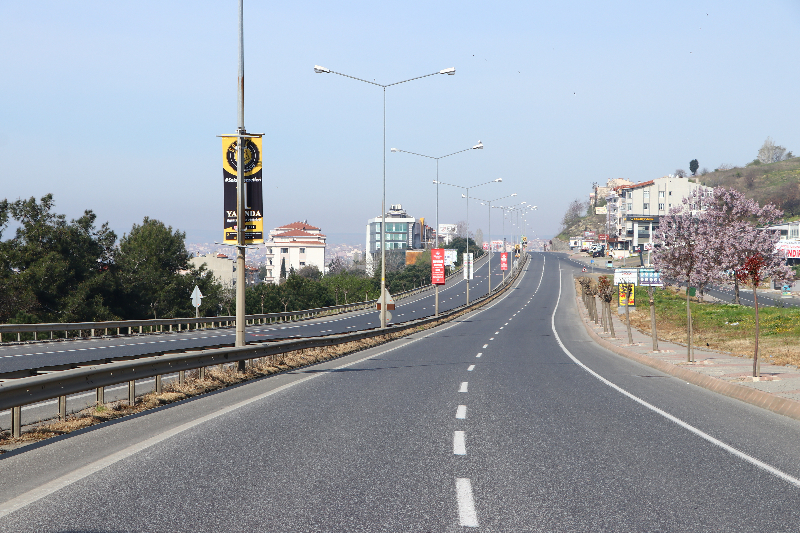 Tekirdağ'da cadde ve sokaklar boş kaldı