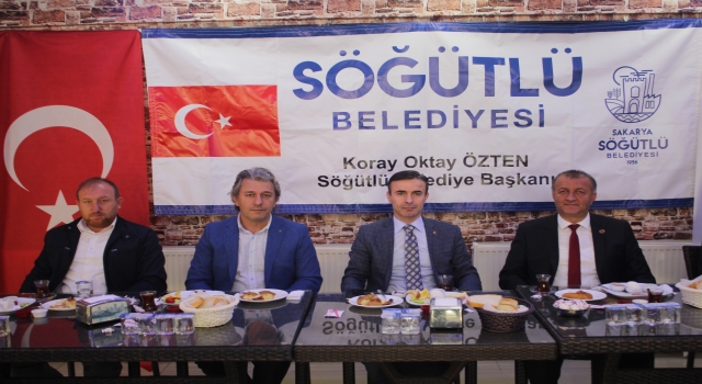 Söğütlü’de üniversiteyi kazanan öğrenciler kahvaltı etkinliğinde buluştu